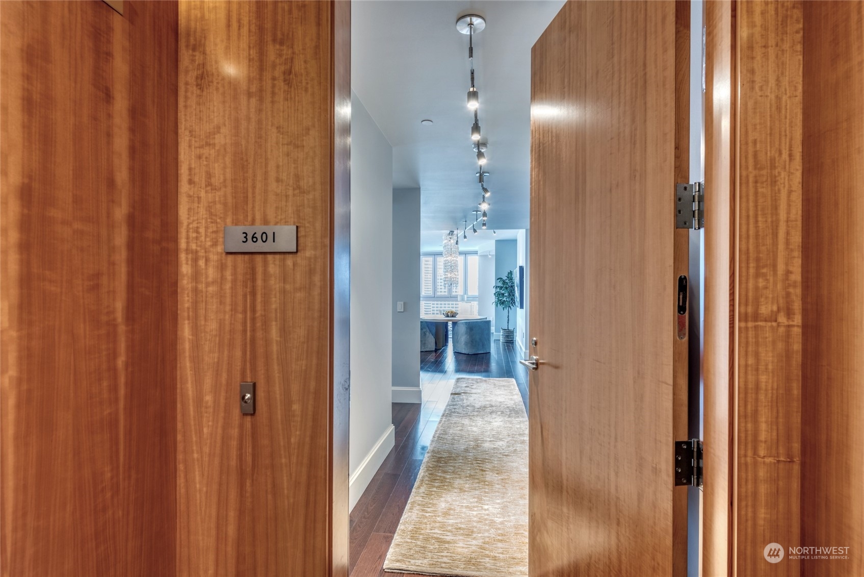 1521 2nd Avenue #3601, Seattle, WA 98101, photo 3 of 38