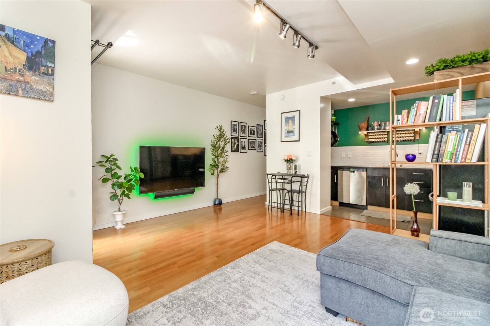 76 Cedar Street #207, Seattle, WA 98121, photo 5 of 34