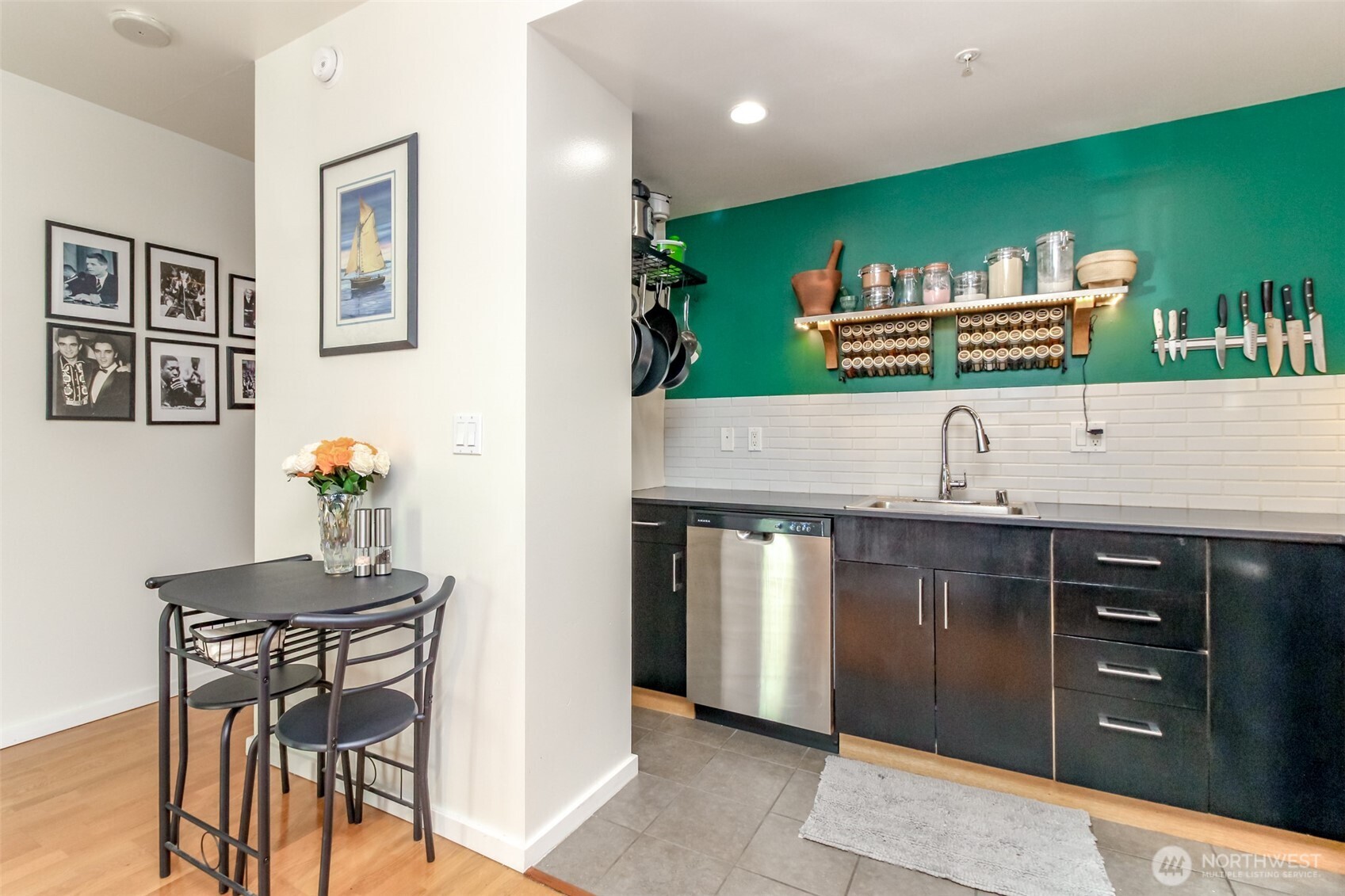 76 Cedar Street #207, Seattle, WA 98121, photo 4 of 34