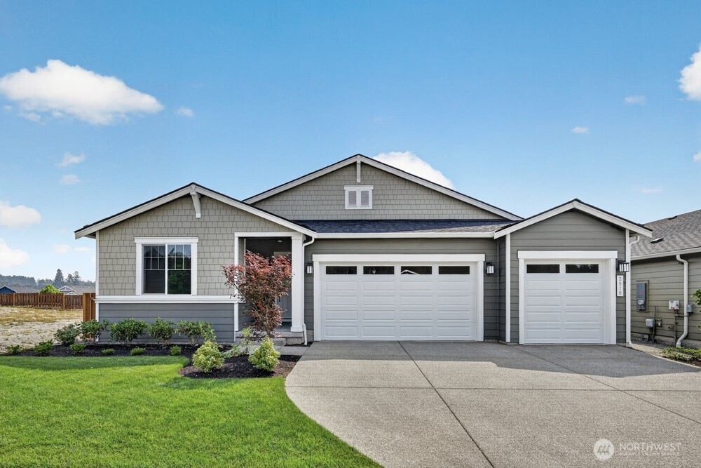 2918 Balsamroot Drive SE