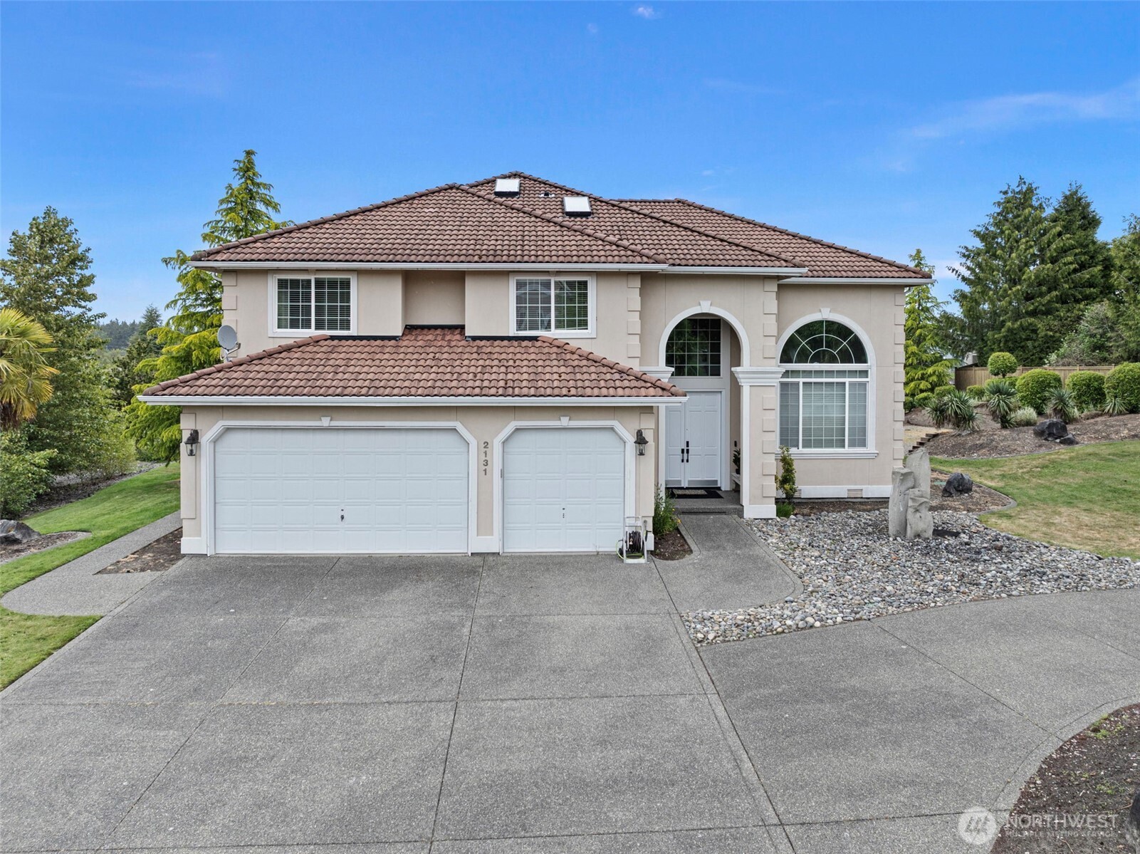 2131 Huntington Loop SE
