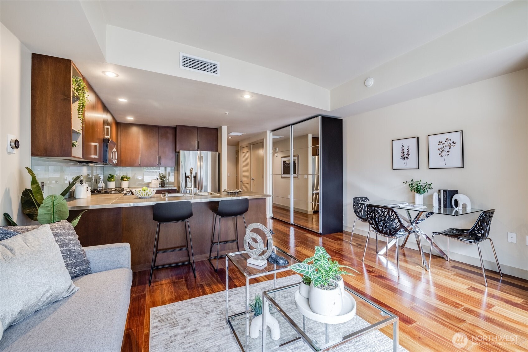 900 Lenora Street #W402