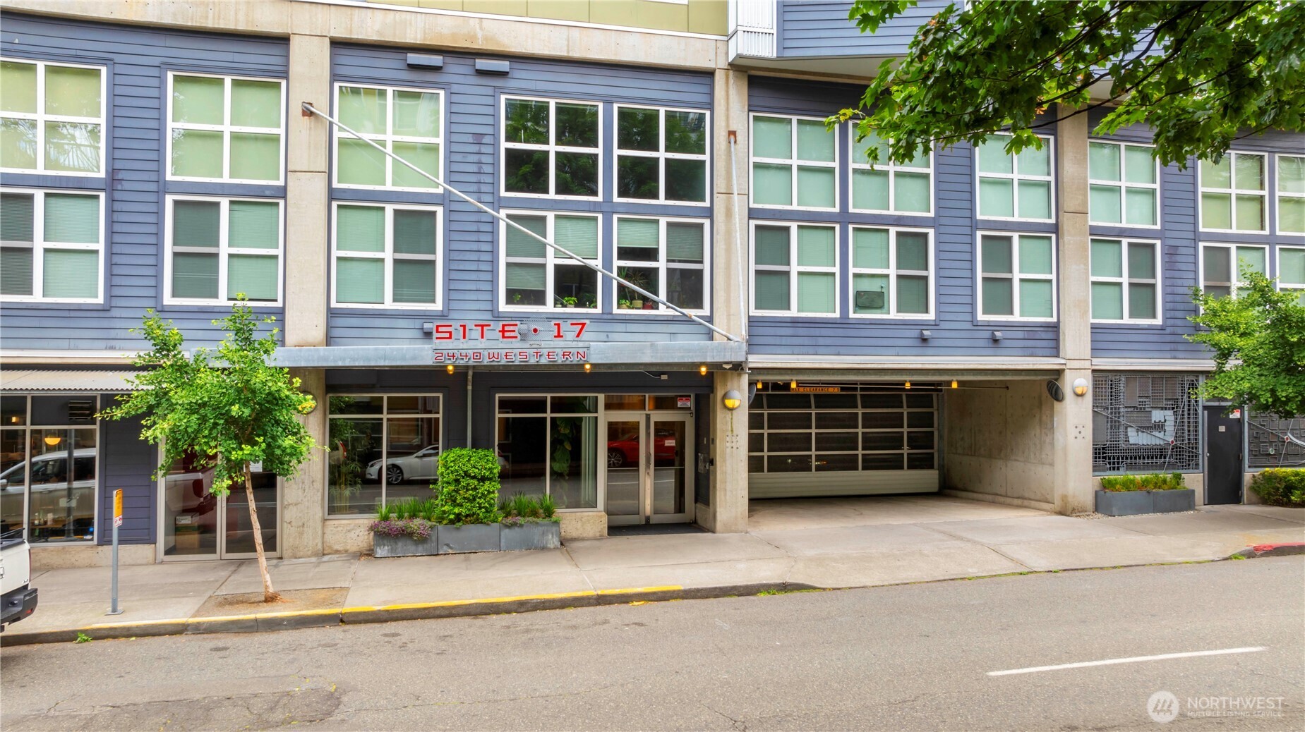 2440 Western Avenue #807, Seattle, WA 98121, photo 3 of 32
