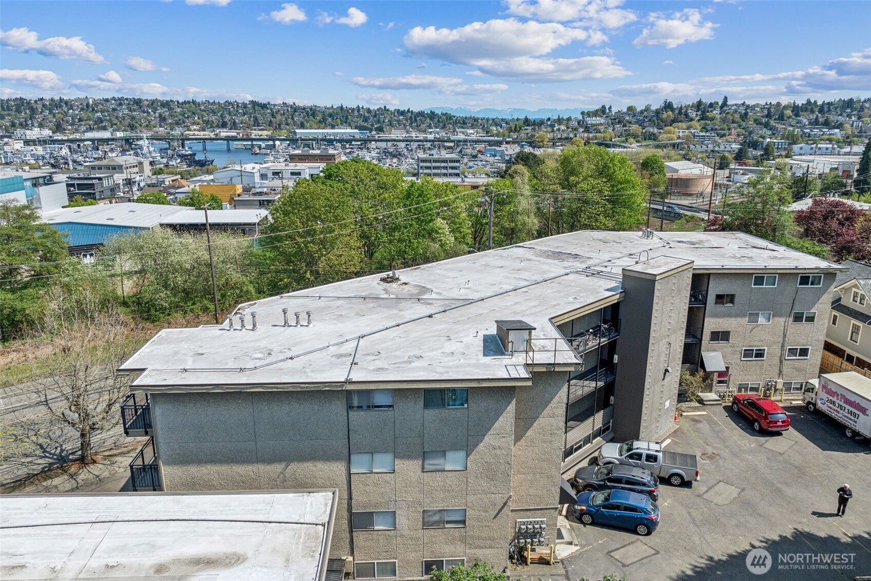 4051 Gilman Avenue W, Seattle, WA 98199, photo 3 of 18