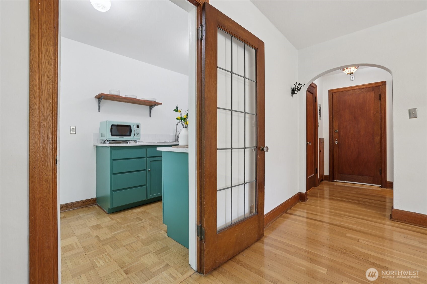 408 Bellevue Avenue E #206, Seattle, WA 98102, photo 5 of 21