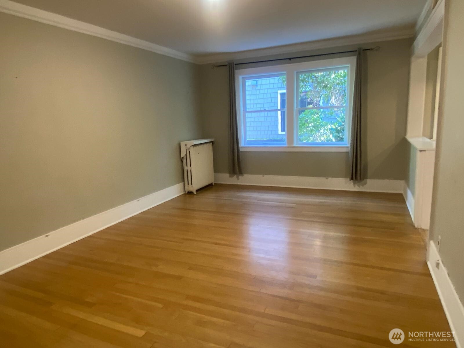 4725 15th Avenue NE #14, Seattle, WA 98105, photo 3 of 12