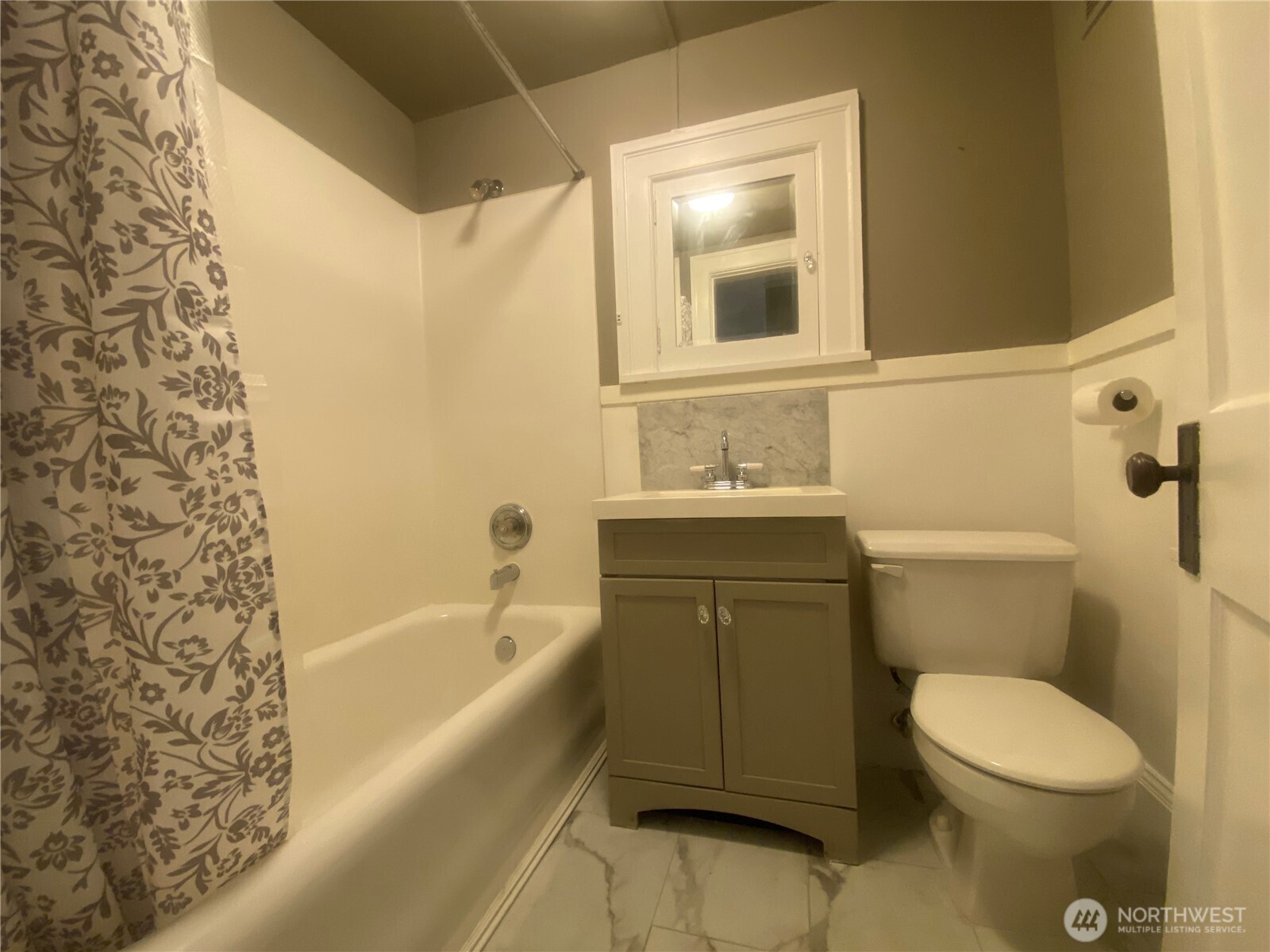 4725 15th Avenue NE #14, Seattle, WA 98105, photo 5 of 12