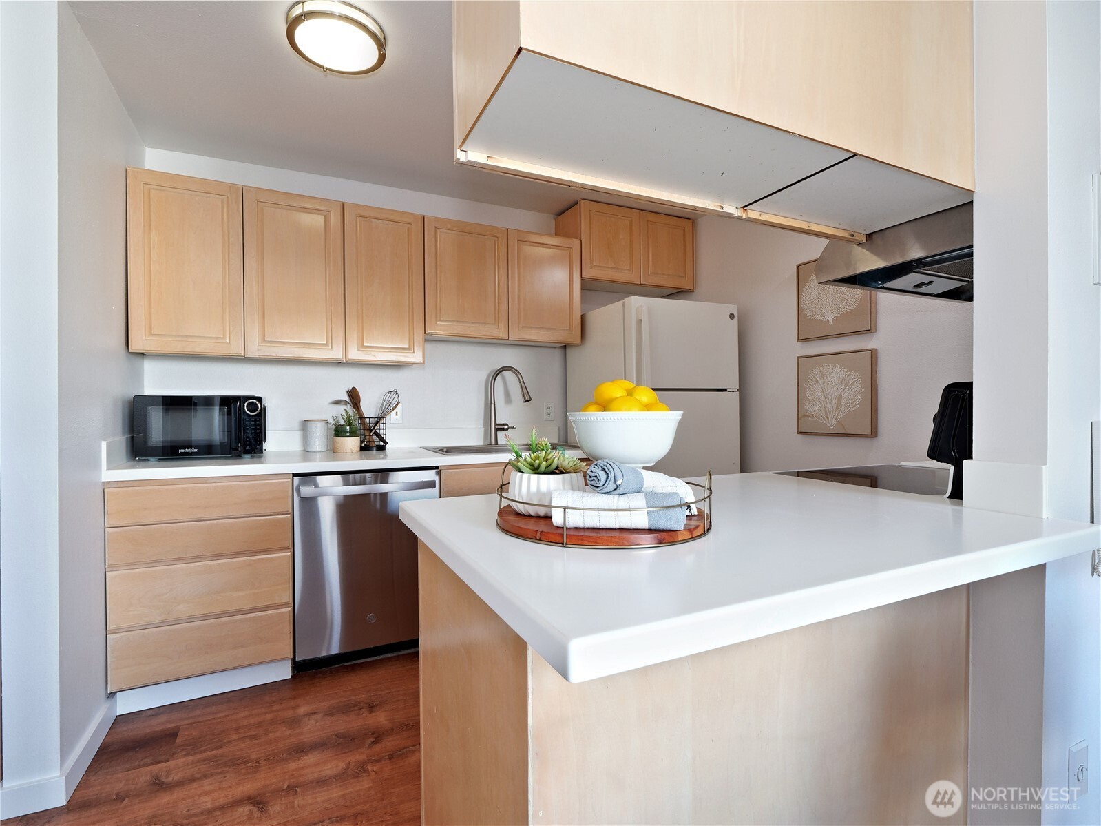 2104 Alki Avenue SW #205, Seattle, WA 98116, photo 4 of 39