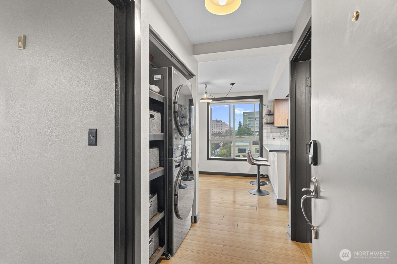 905 Cherry Street #601, Seattle, WA 98104, photo 3 of 21