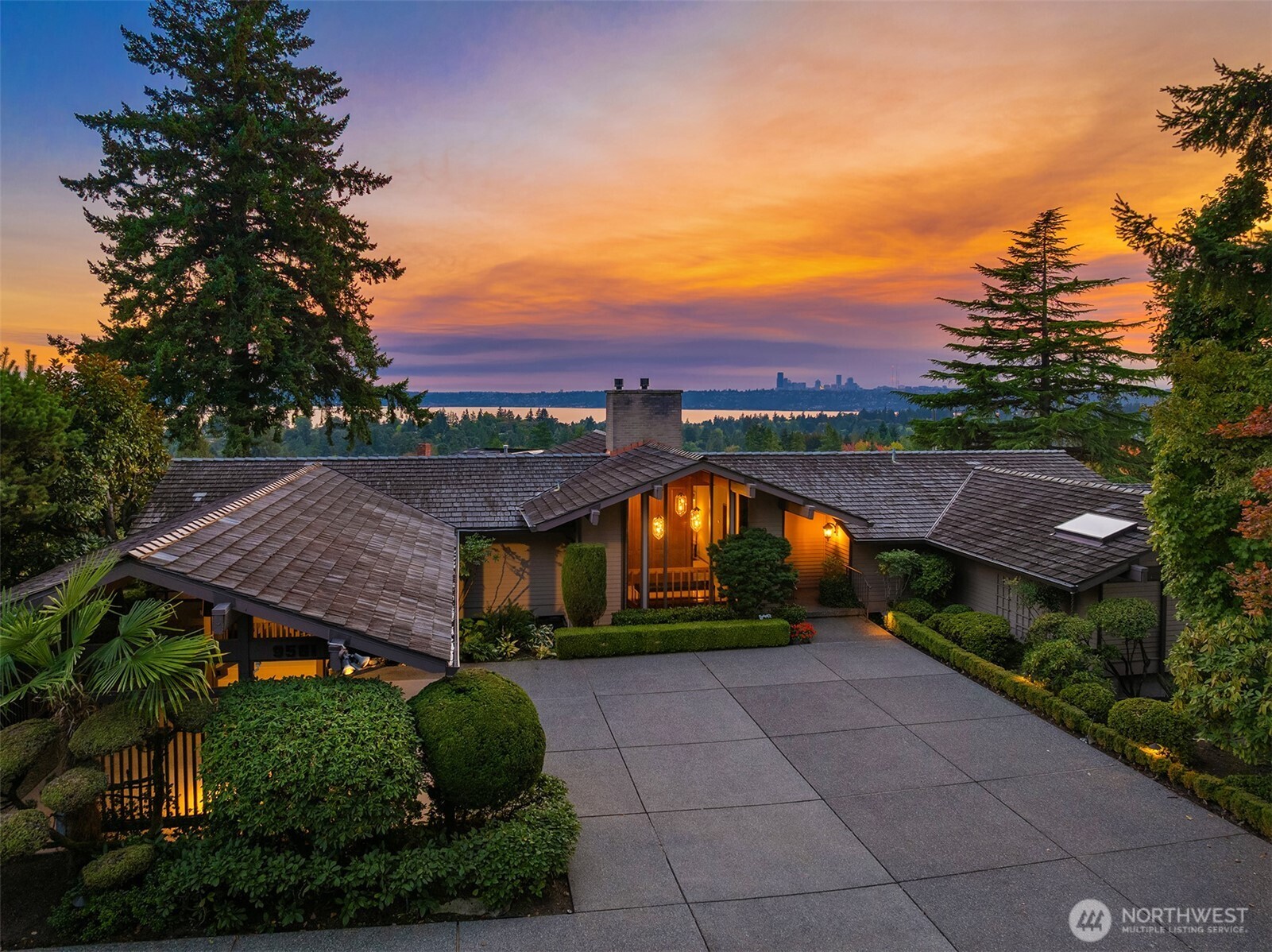 9501 NE 13th Street, Clyde Hill, WA 98004-3446, photo 2 of 2