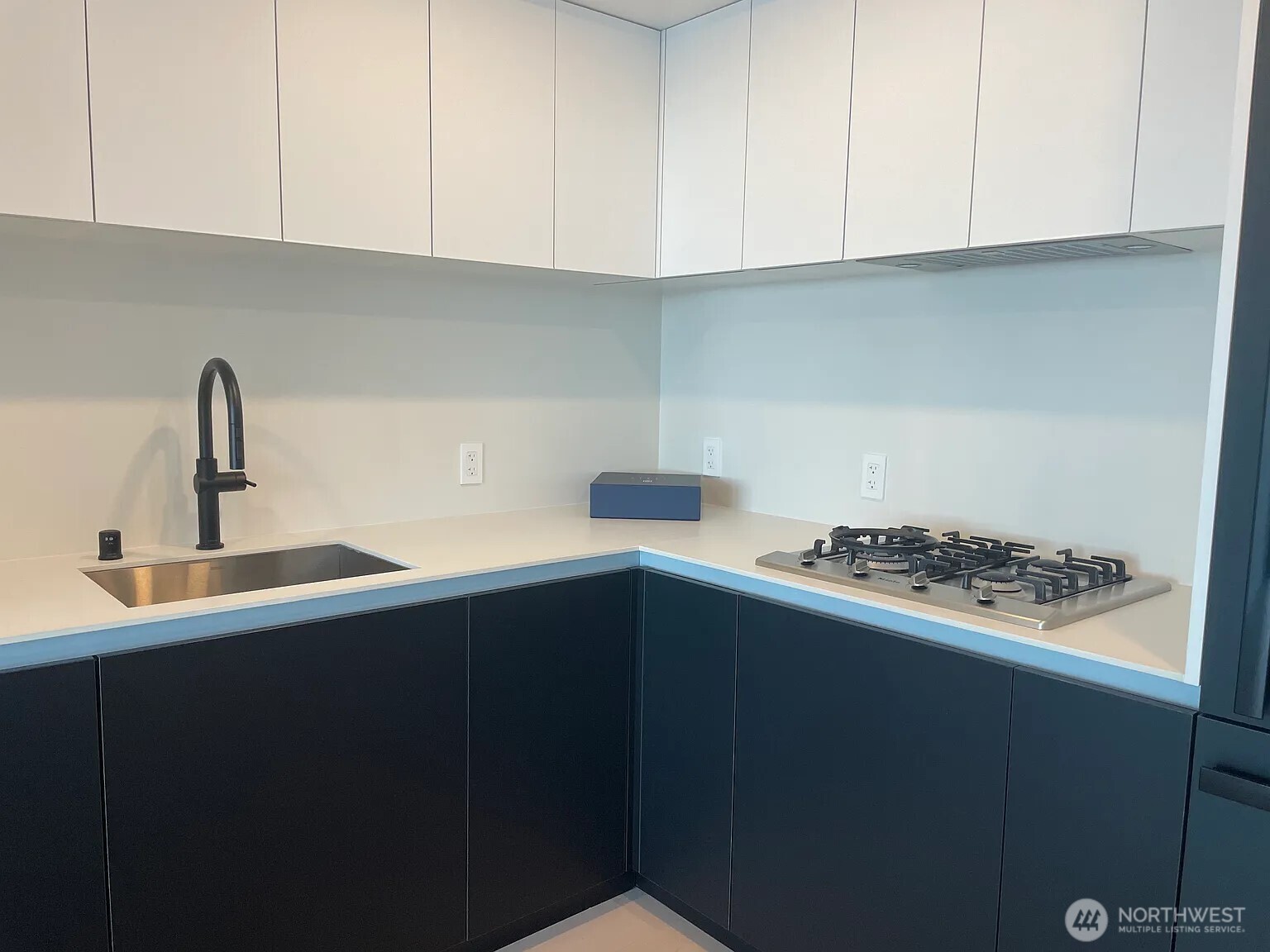 300 Virginia Street #2210, Seattle, WA 98121, photo 5 of 27