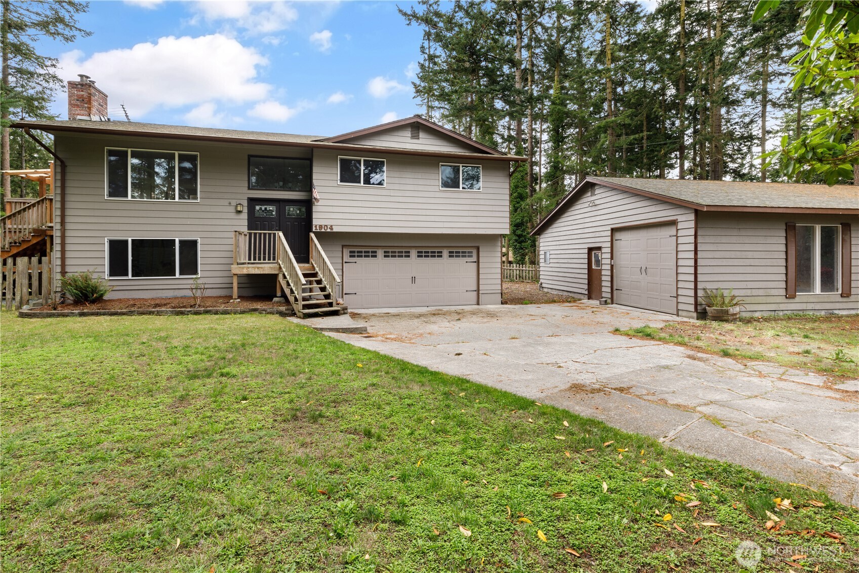 1904 Fir Woods Place