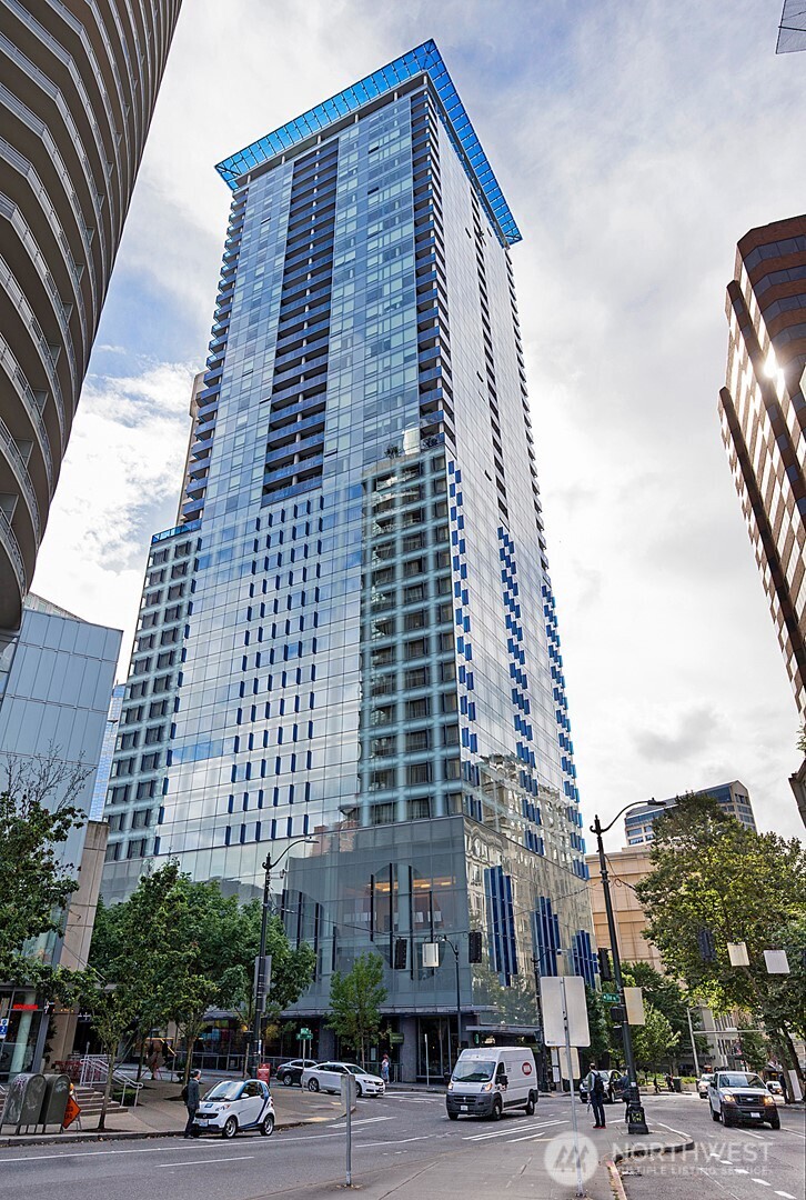 737 Olive Way #2706, Seattle, WA 98101, photo 2 of 24