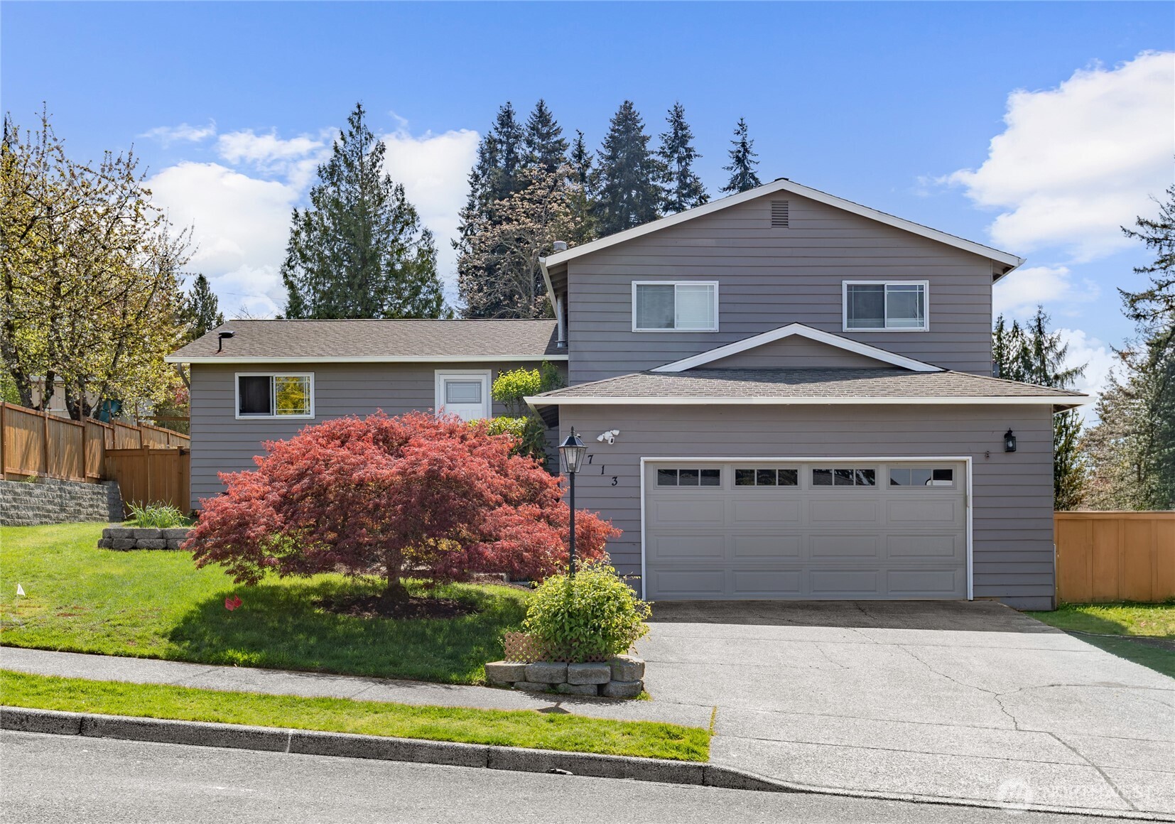 2713 NE 23rd Place