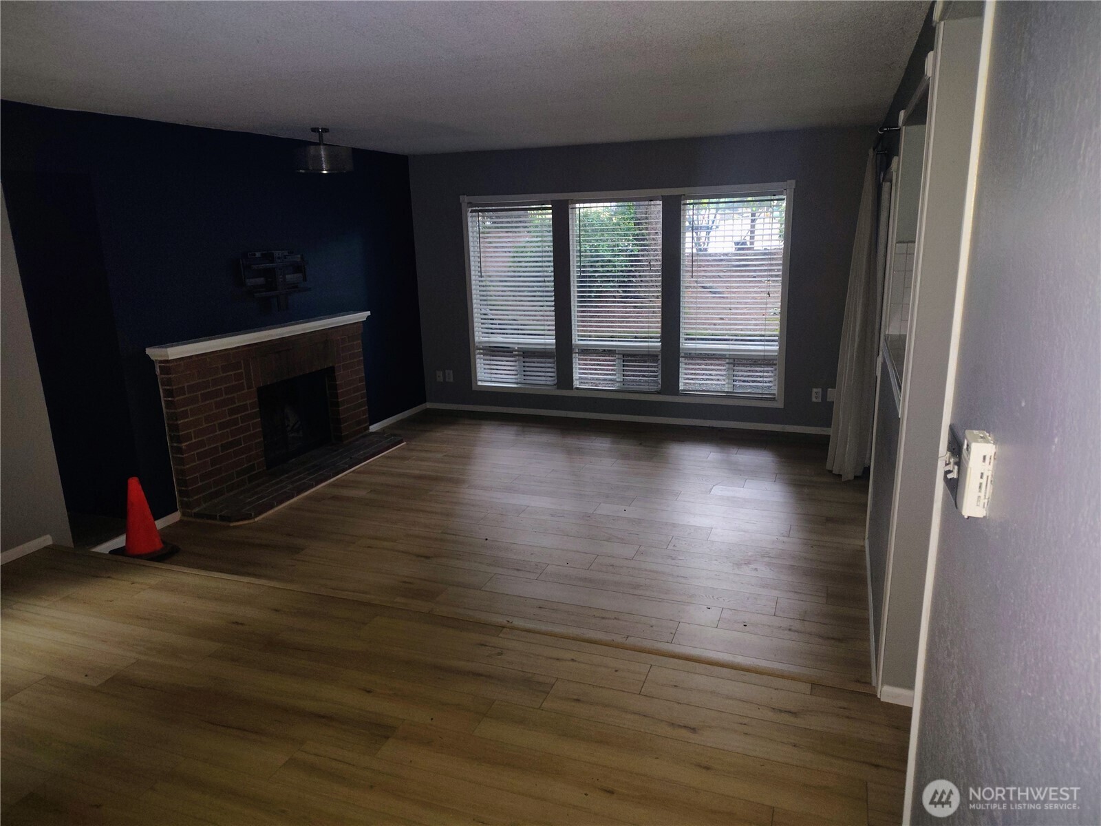 110 SW 116th Street #A11, Seattle, WA 98146, photo 3 of 12
