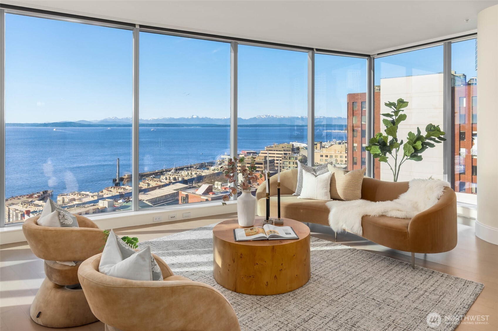 1521 2nd Avenue #1400