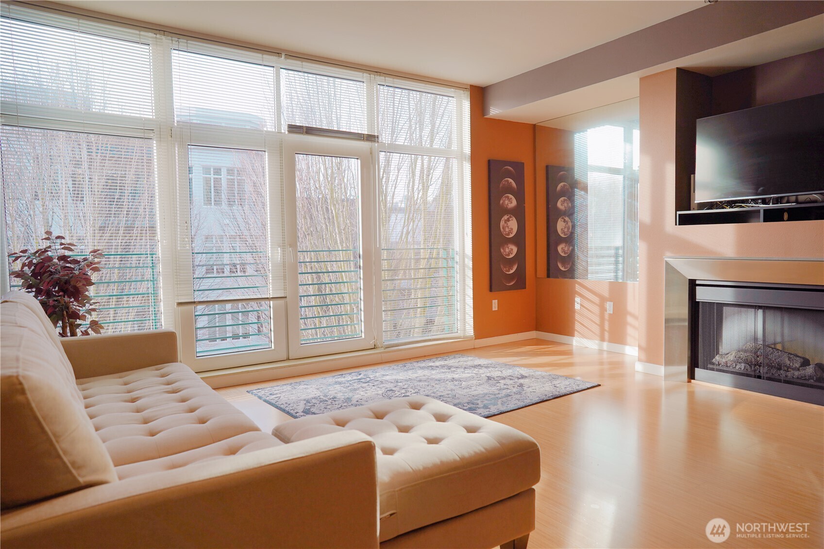17 W Mercer Street #207, Seattle, WA 98119, photo 4 of 24