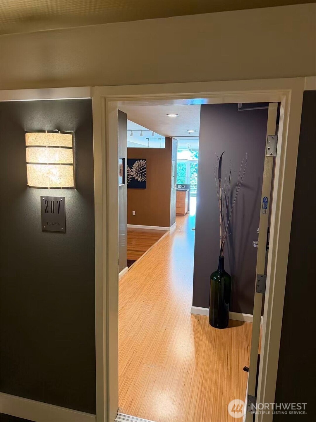17 W Mercer Street #207, Seattle, WA 98119, photo 3 of 24