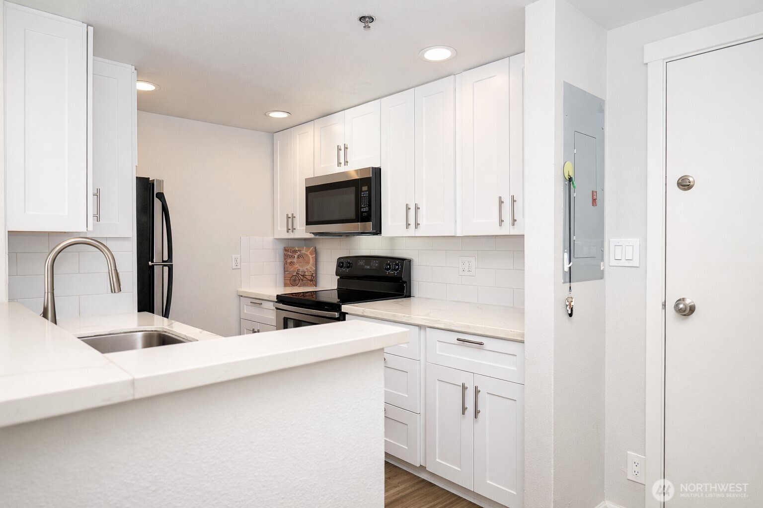 121 Vine Street #1702, Seattle, WA 98121, photo 4 of 37