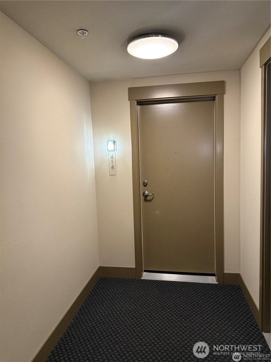 4547 8th Avenue NE #414, Seattle, WA 98105, photo 3 of 29