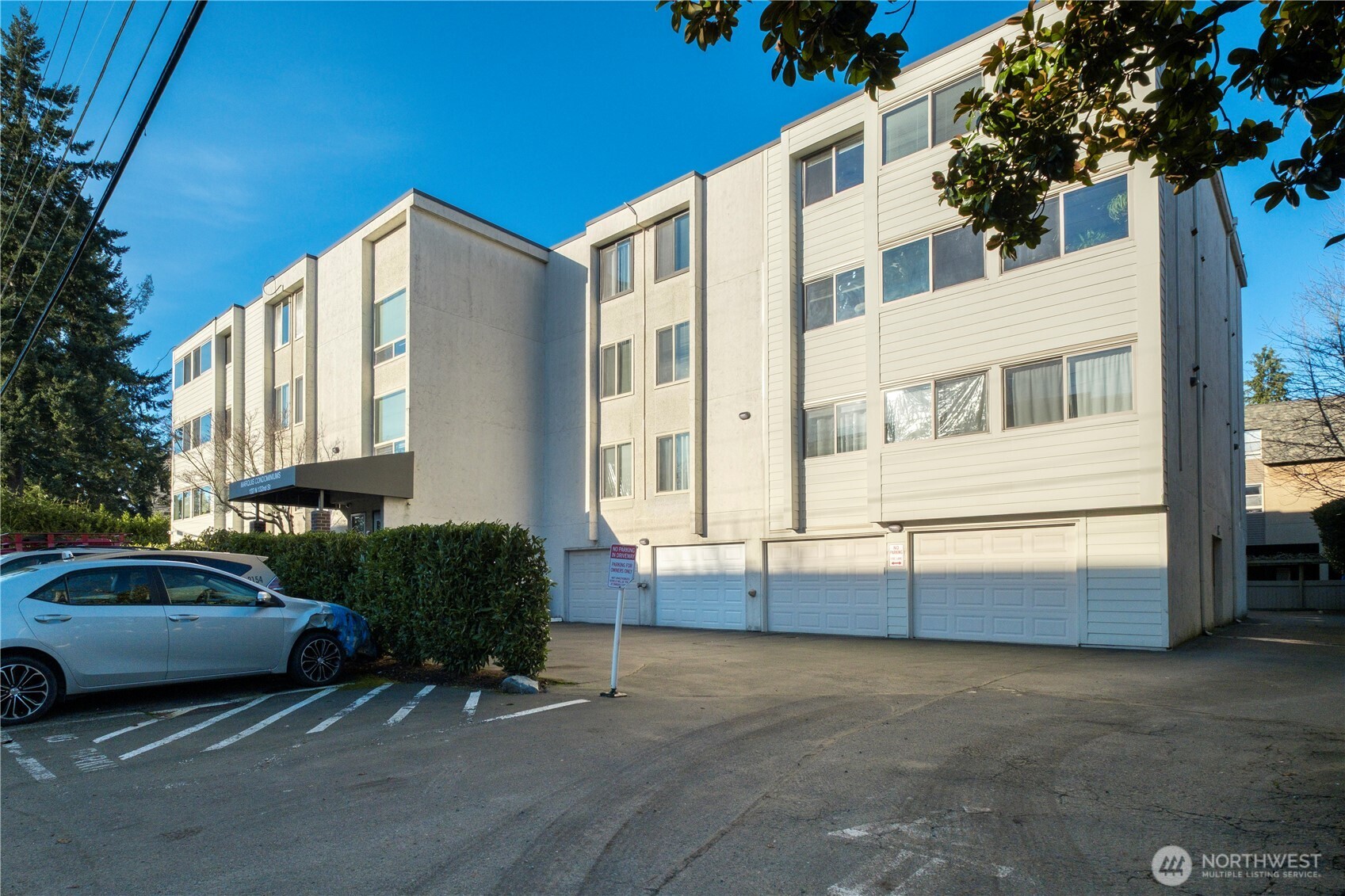 132 N 132nd Street #402, Seattle, WA 98133, photo 2 of 39