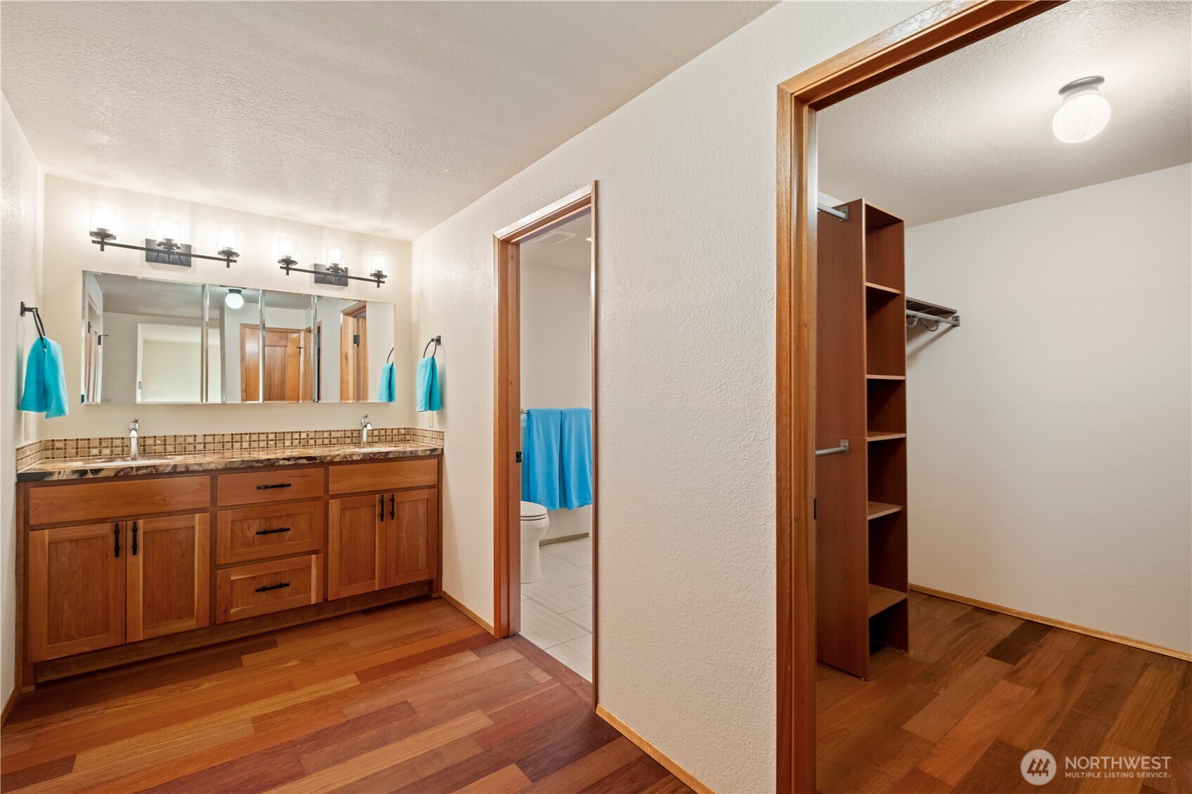 132 N 132nd Street #402, Seattle, WA 98133, photo 5 of 39