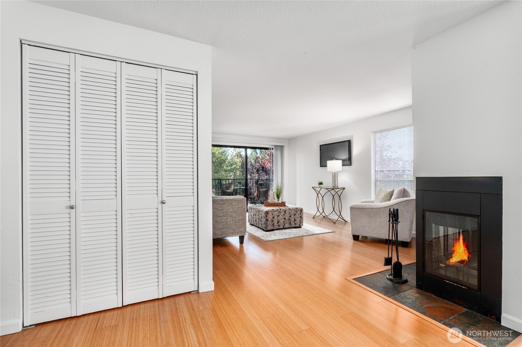 410 W Roy Street #E101, Seattle, WA 98119, photo 4 of 33