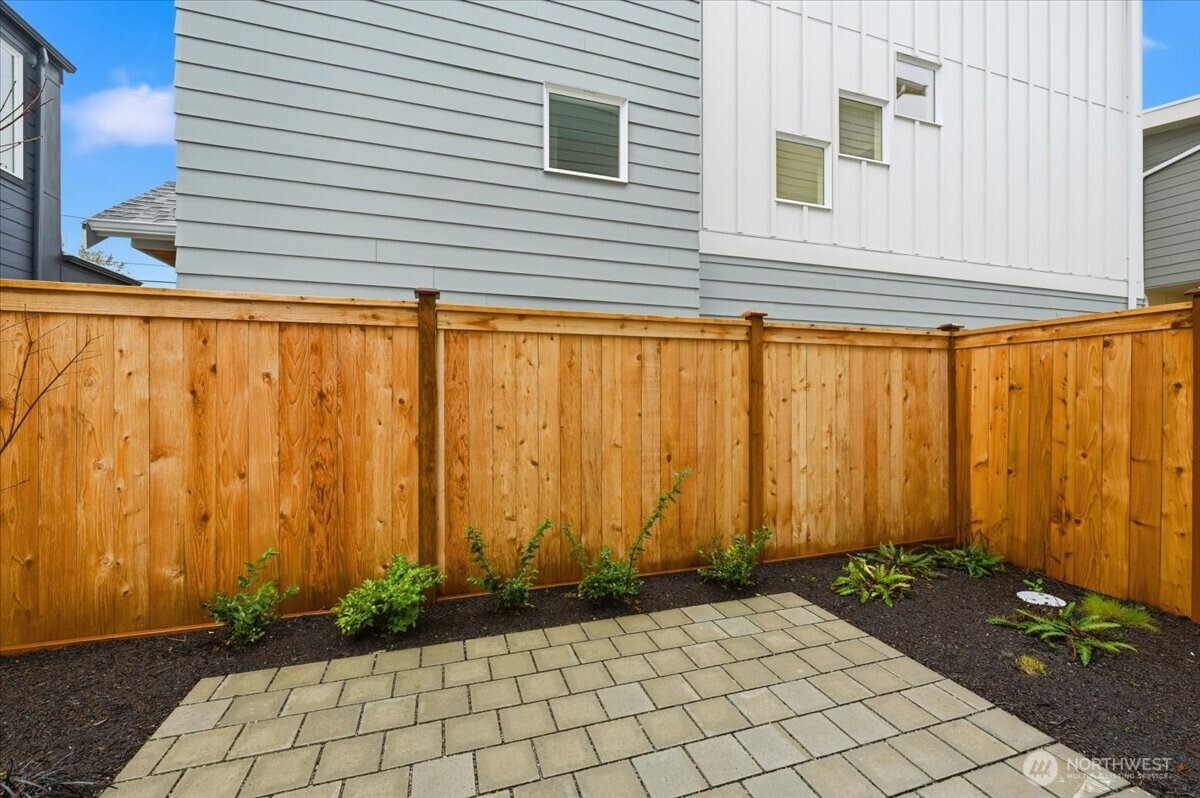 7320 11th Avenue NE, Seattle, WA 98115, photo 5 of 15