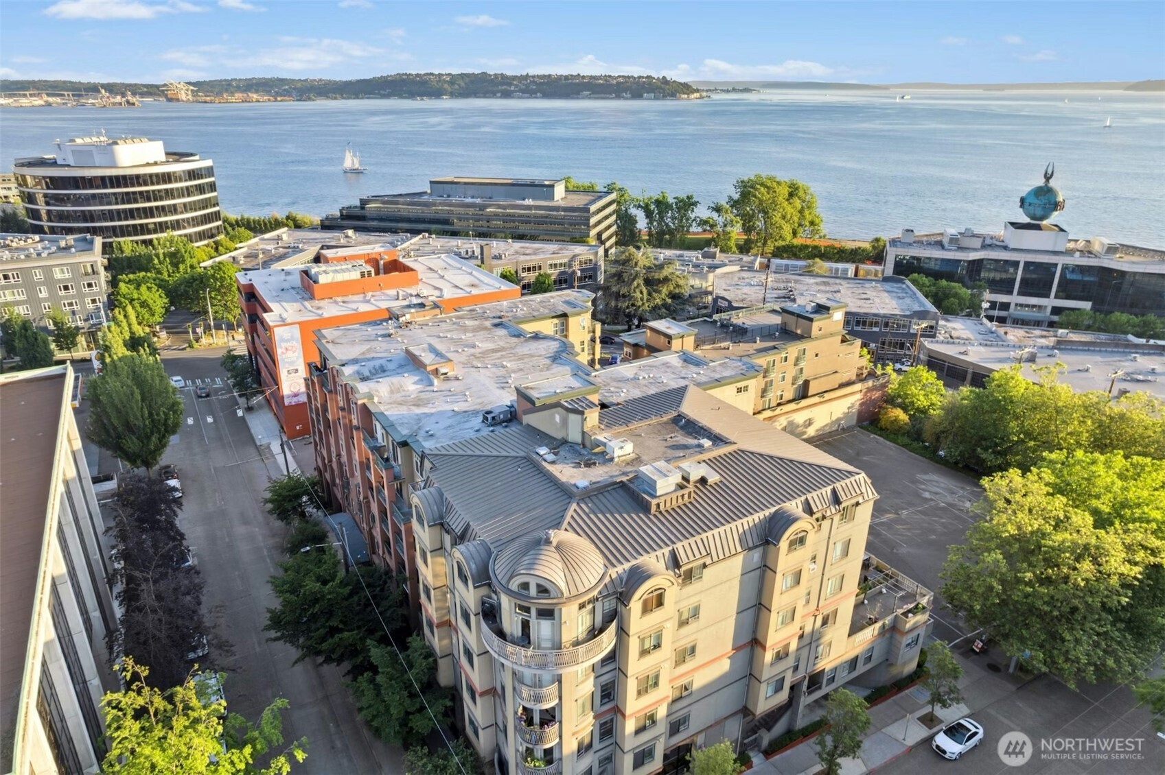 133 Queen Anne Avenue N #304, Seattle, WA 98109, photo 3 of 21