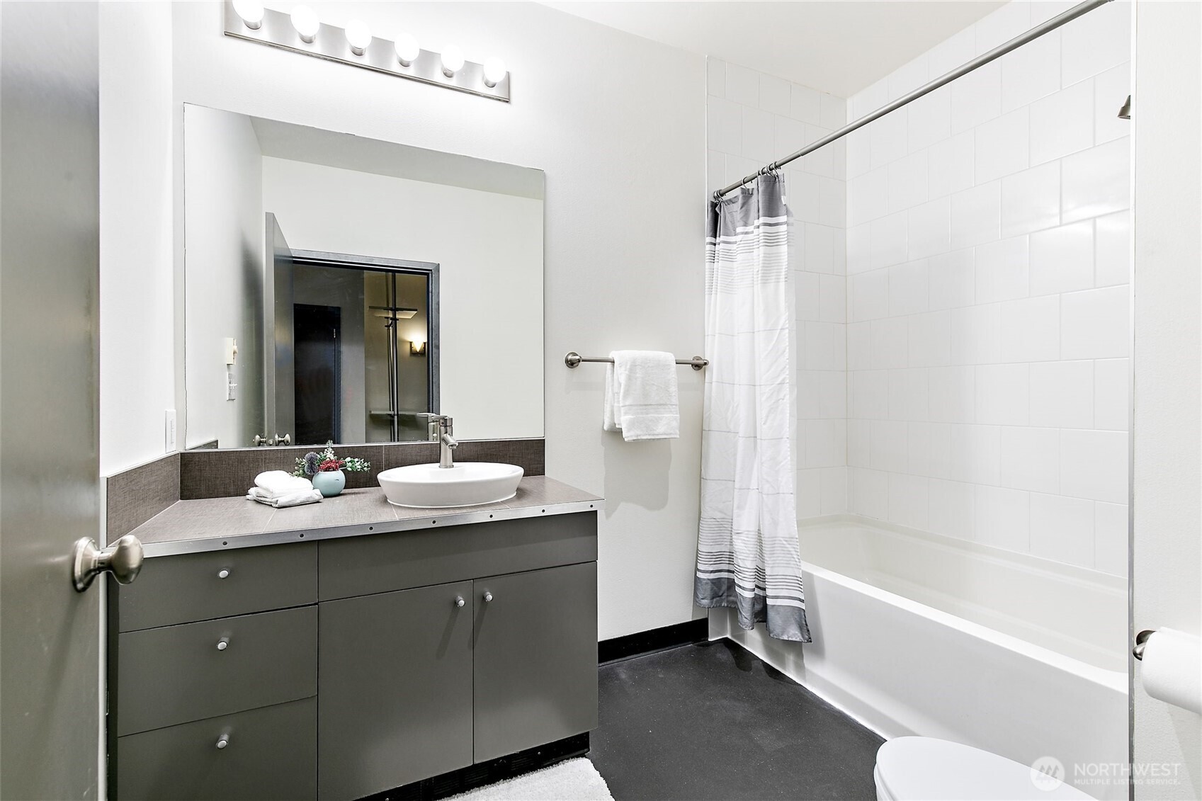 1414 12th Avenue #404, Seattle, WA 98122, photo 4 of 22