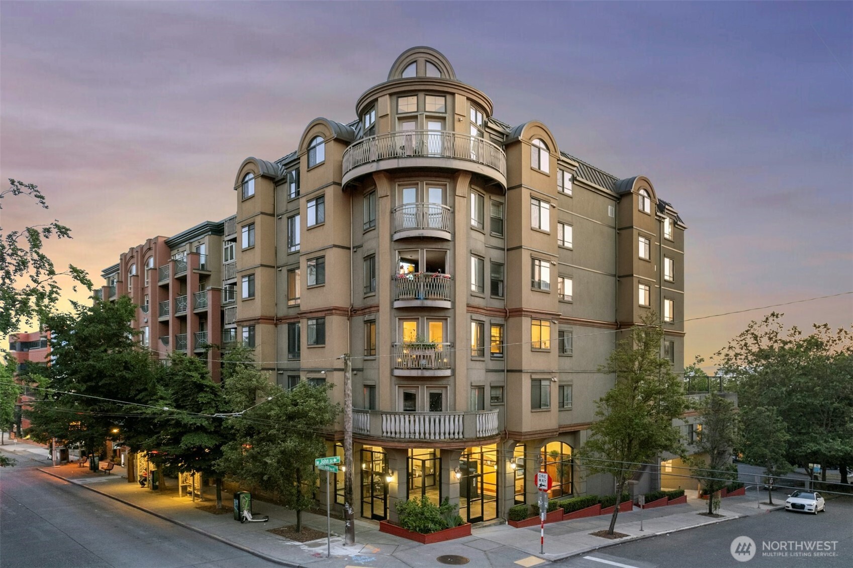 133 Queen Anne Avenue N #304, Seattle, WA 98109, photo 2 of 21