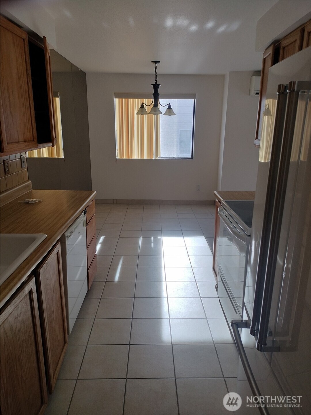 11755 Greenwood Avenue N #203, Seattle, WA 98133-8151, photo 5 of 19