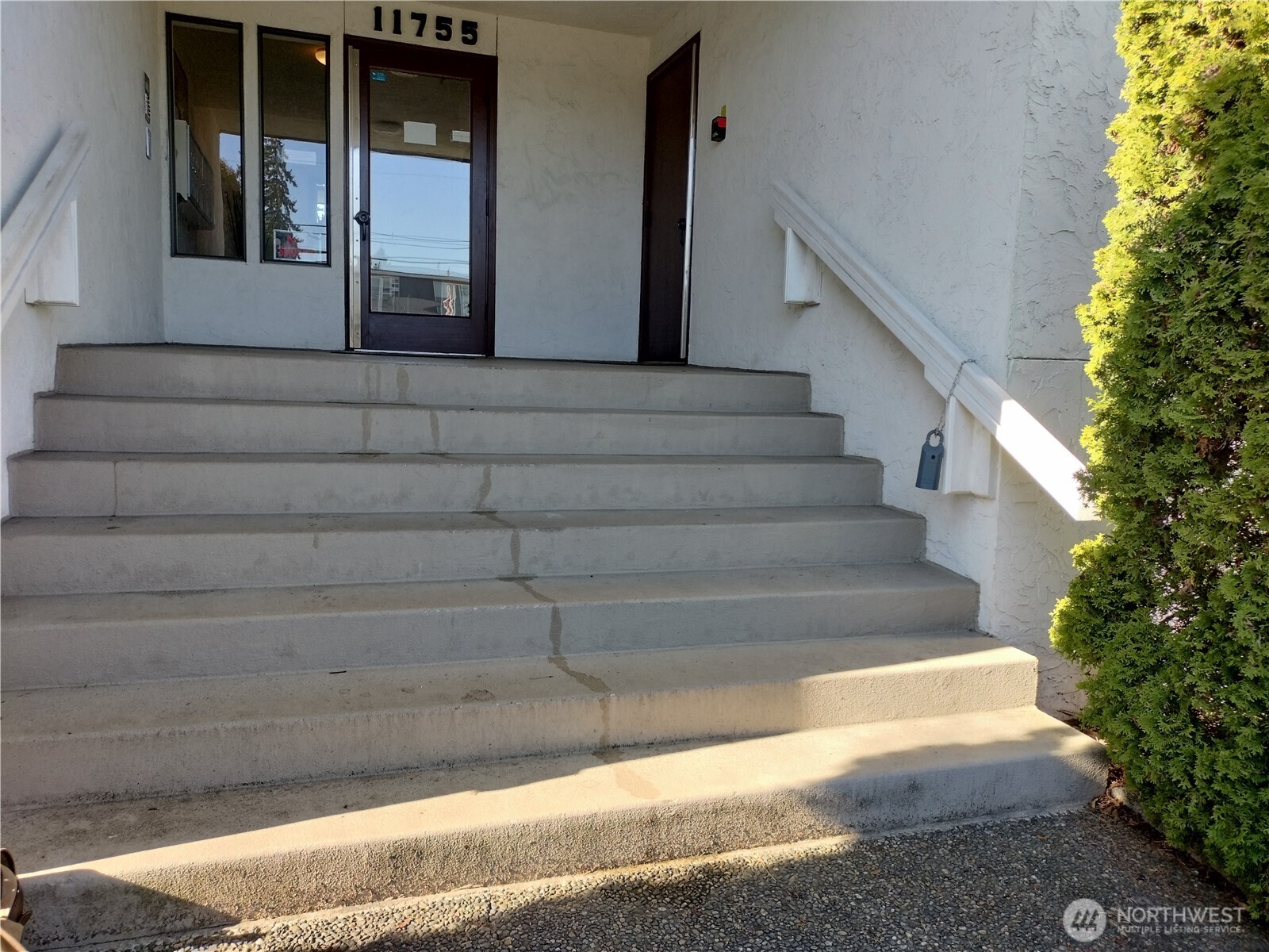 11755 Greenwood Avenue N #203, Seattle, WA 98133-8151, photo 2 of 19