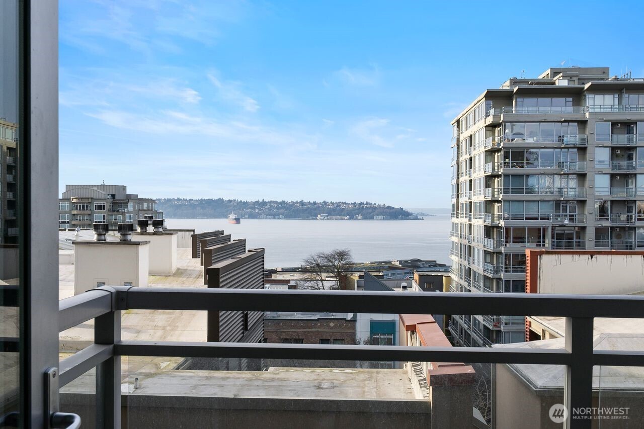 2911 2nd Avenue #709, Seattle, WA 98121, photo 3 of 28