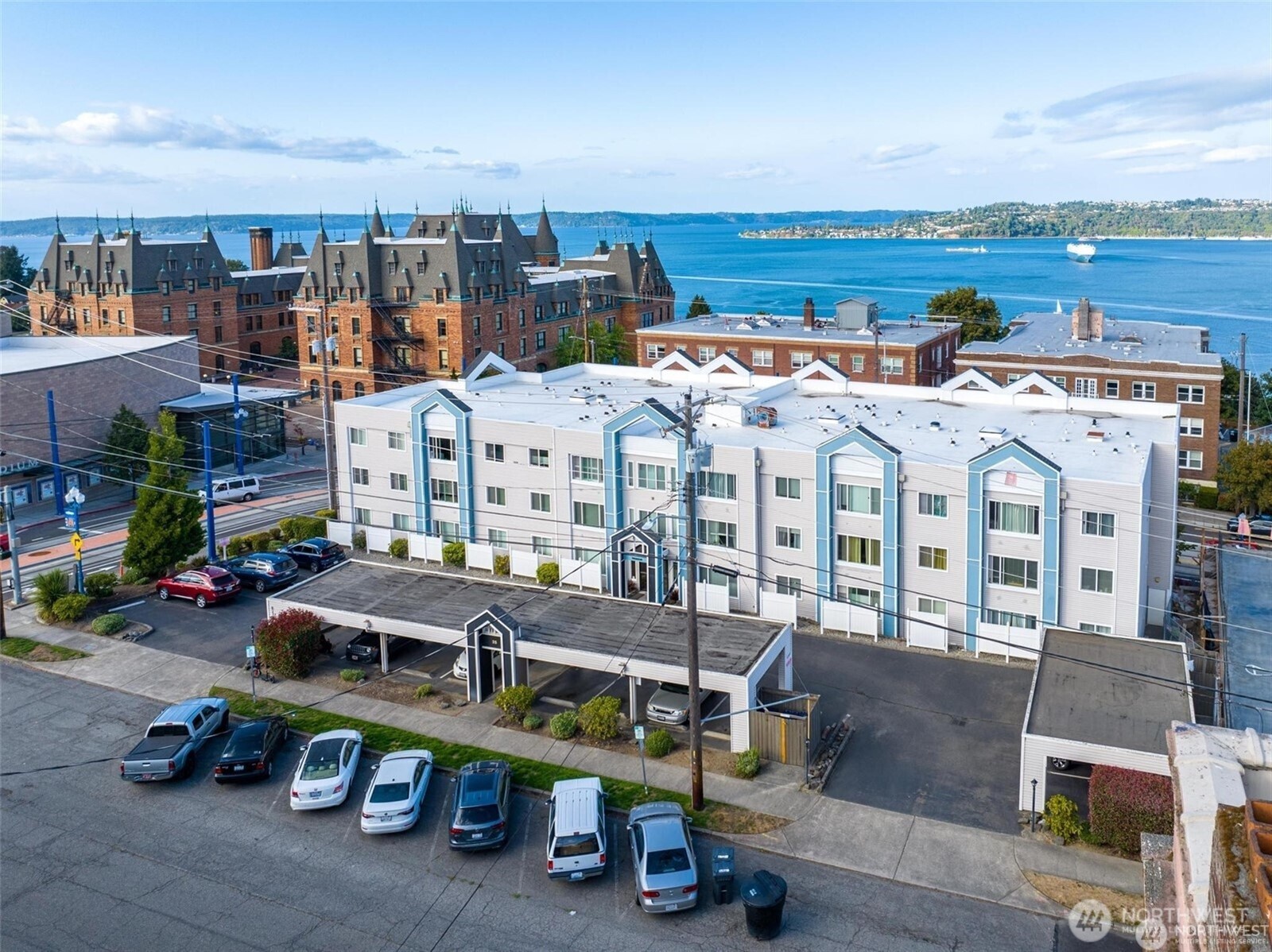 25 N Broadway Street #301