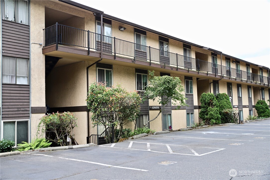 12611 NE 145th Place #H90
