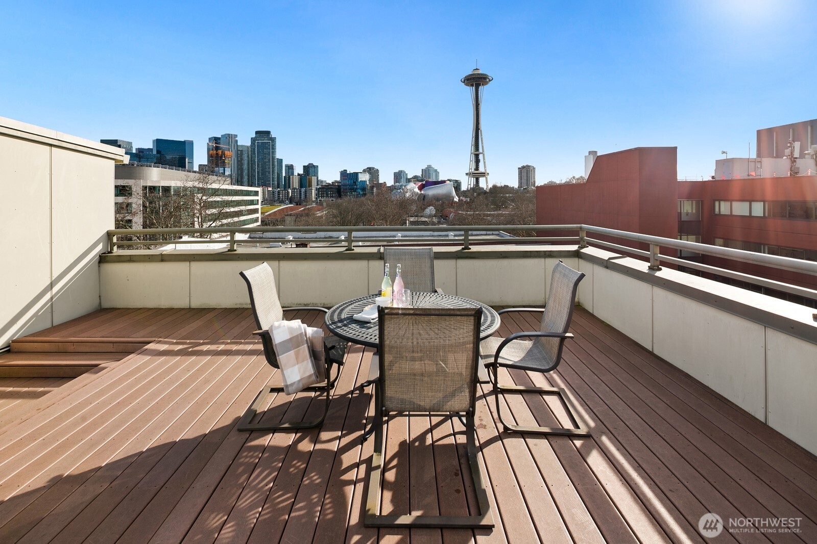 621 5 Avenue N #301, Seattle, WA 98109, photo 3 of 29
