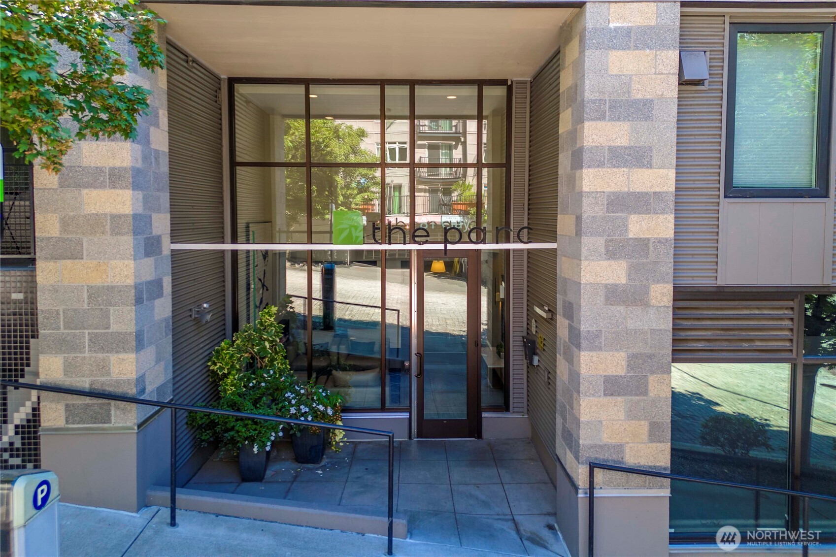 81 Clay Street #224, Seattle, WA 98121, photo 4 of 30