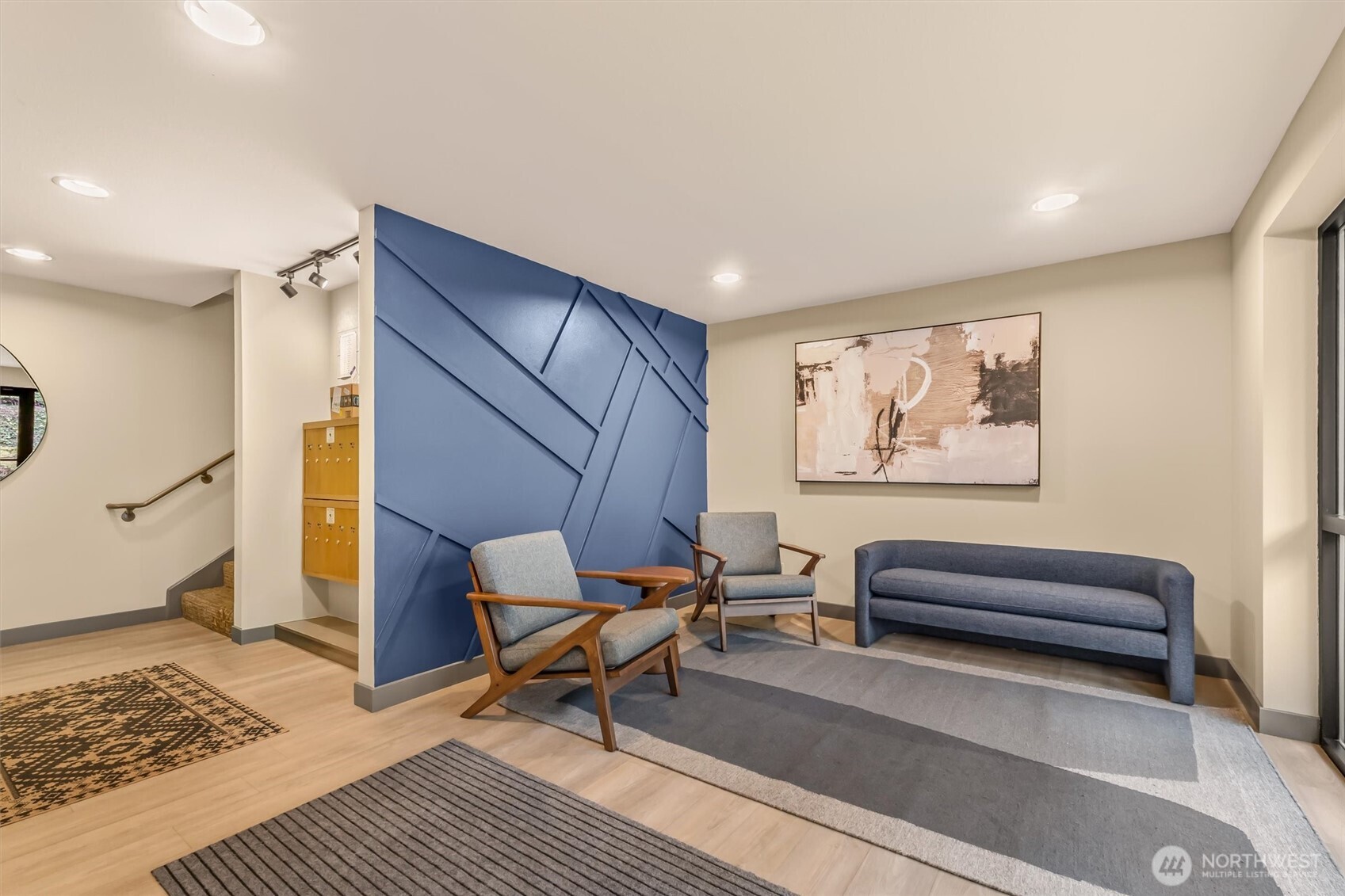 505 W Roy Street #304, Seattle, WA 98119-3882, photo 3 of 33