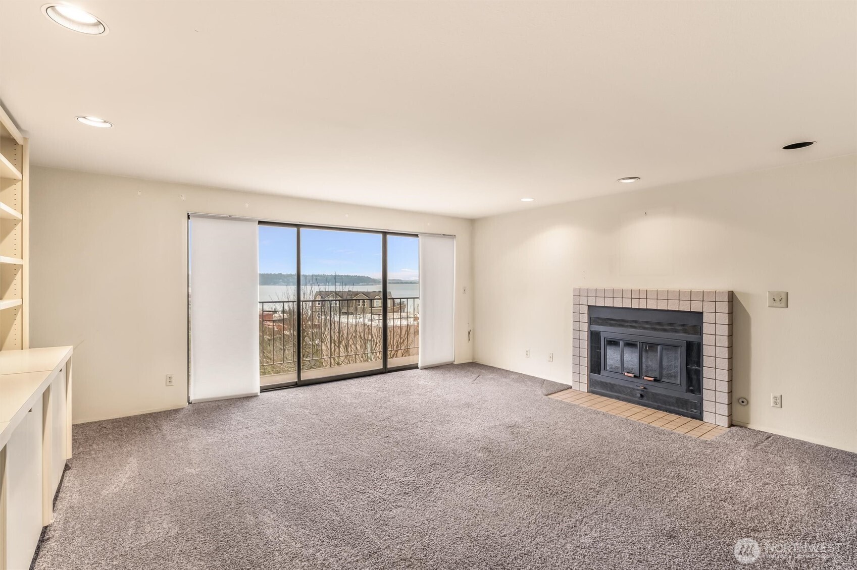 505 W Roy Street #304, Seattle, WA 98119-3882, photo 5 of 33