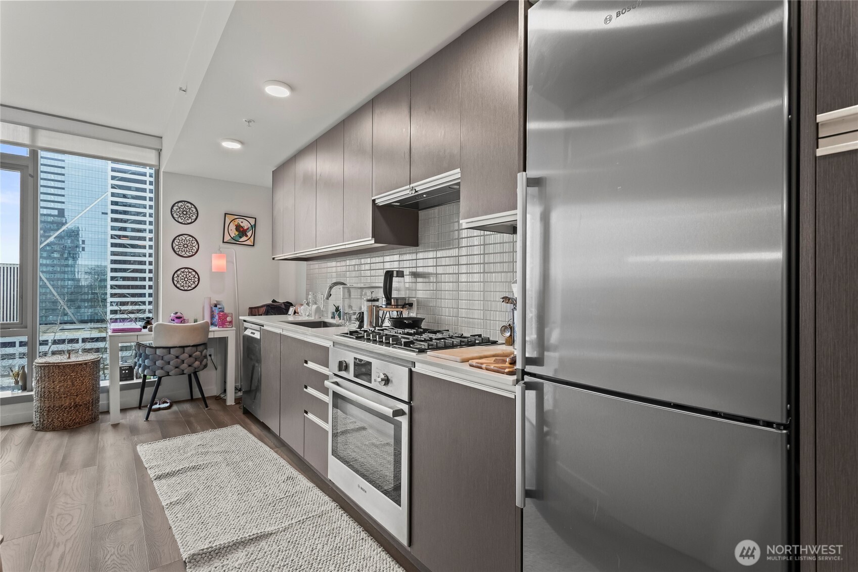 800 Columbia Street #703, Seattle, WA 98104, photo 5 of 37