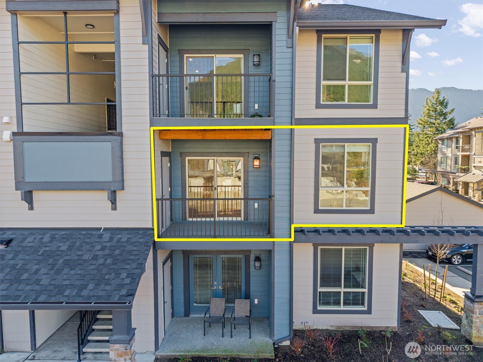 1970 SE 12th Court #D-201, North Bend, WA 98045, photo 2 of 2