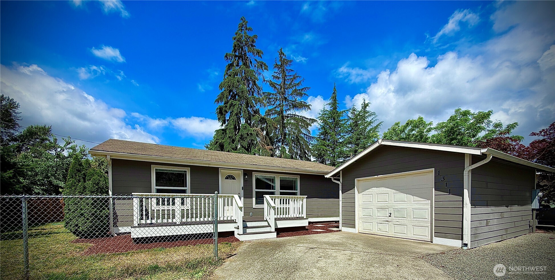 1311 104th St E, Tacoma, WA 98445, photo 2 of 3