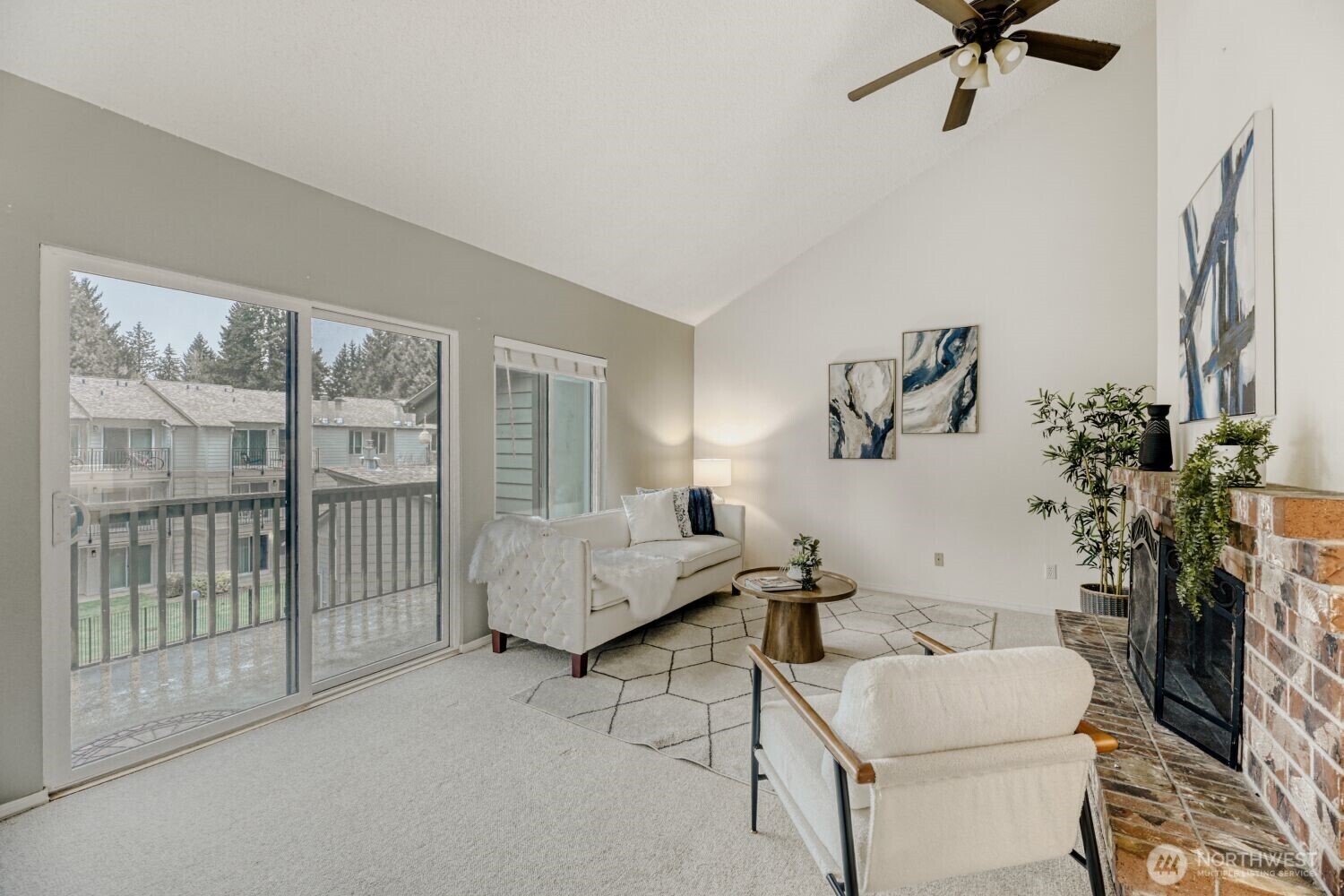 12904 126th Court NE #J302, Kirkland, WA 98034, photo 2 of 4