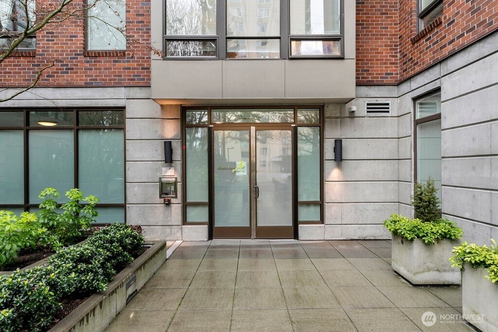 4547 8th Avenue NE #508, Seattle, WA 98105, listed at Duncan Place