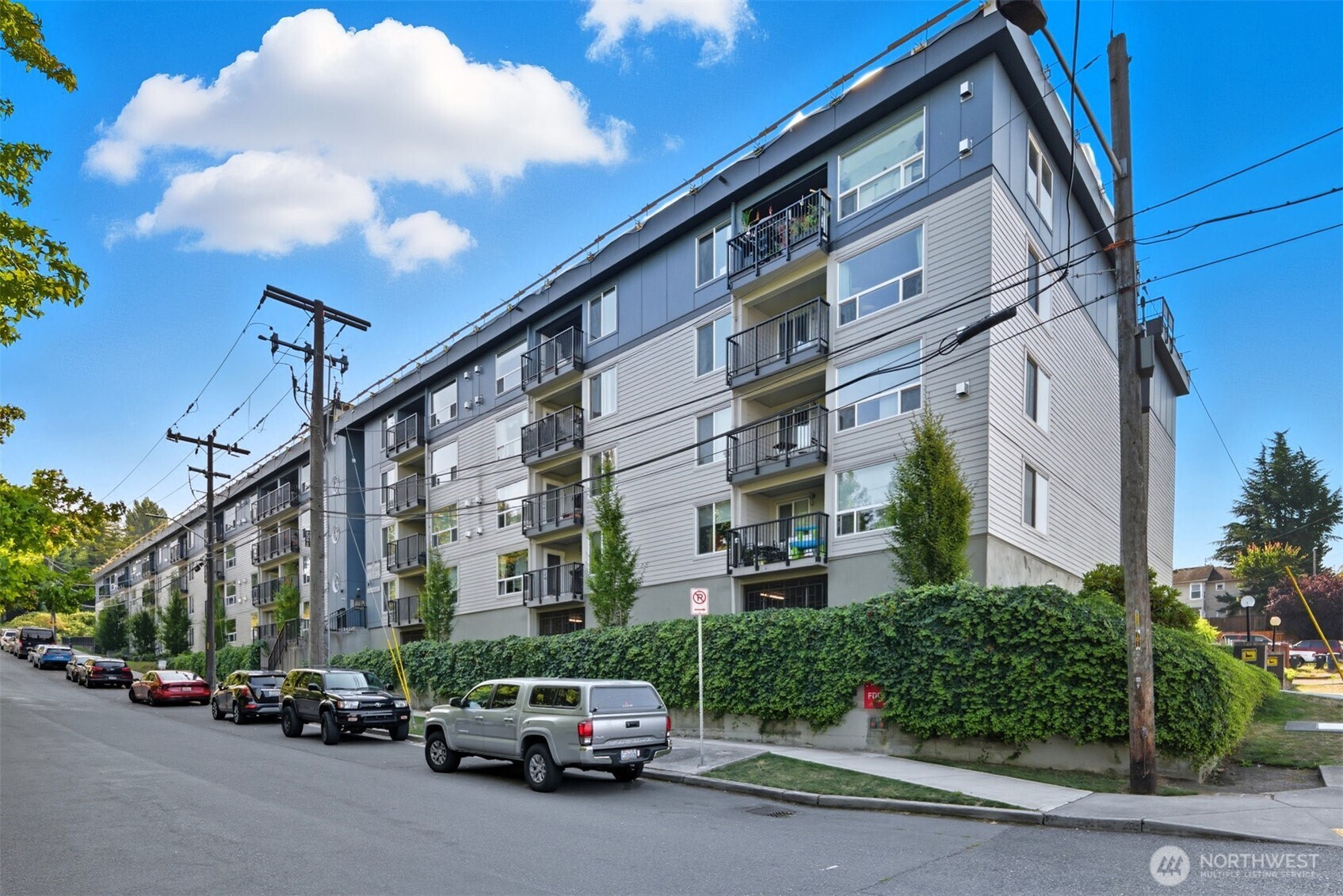 9416 1st Avenue NE #305, Seattle, WA 98115, photo 4 of 32