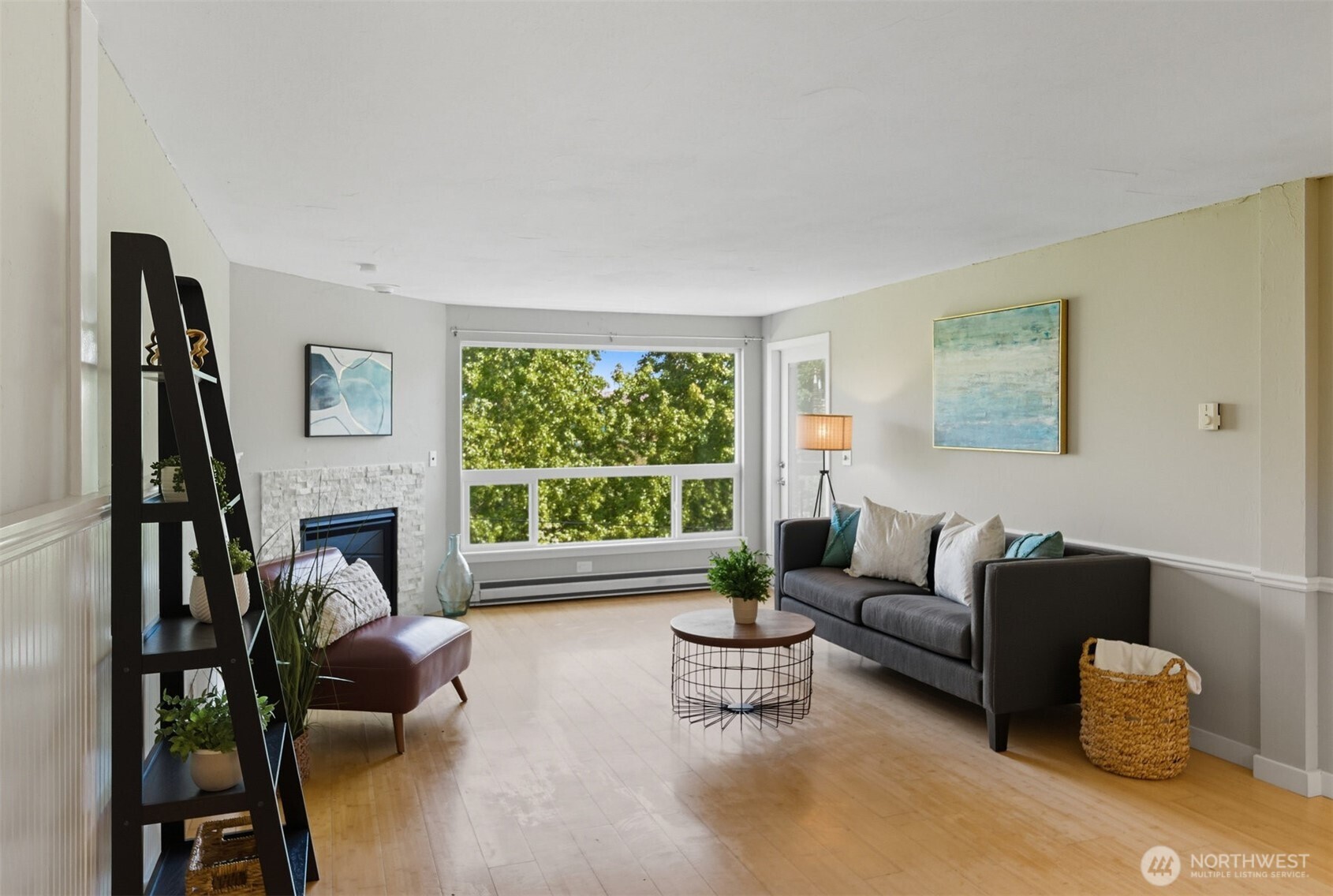 9416 1st Avenue NE #305, Seattle, WA 98115, photo 2 of 32