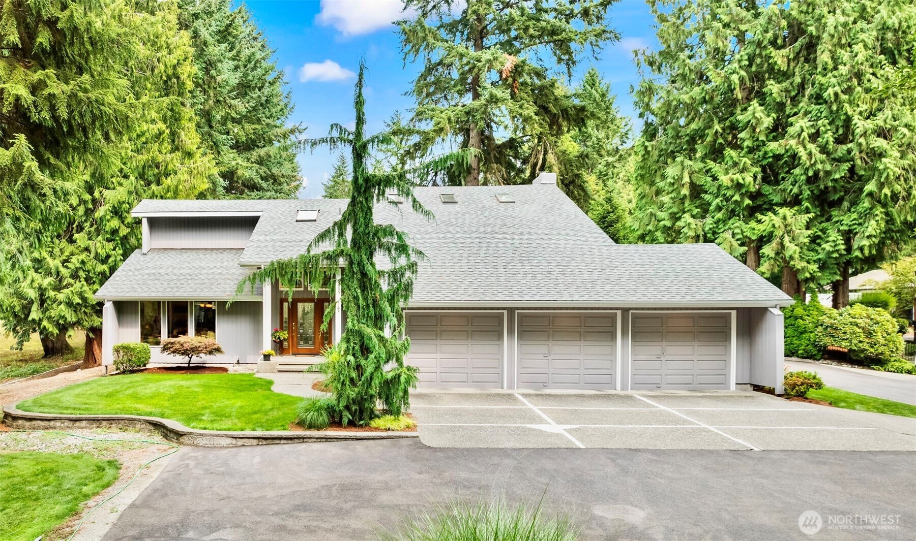 407 Point Fosdick Drive NW