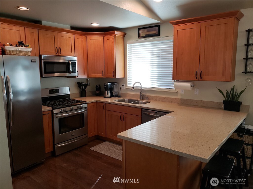 2114 SE 8th Drive, Renton, WA 98155-3944, photo 3 of 9