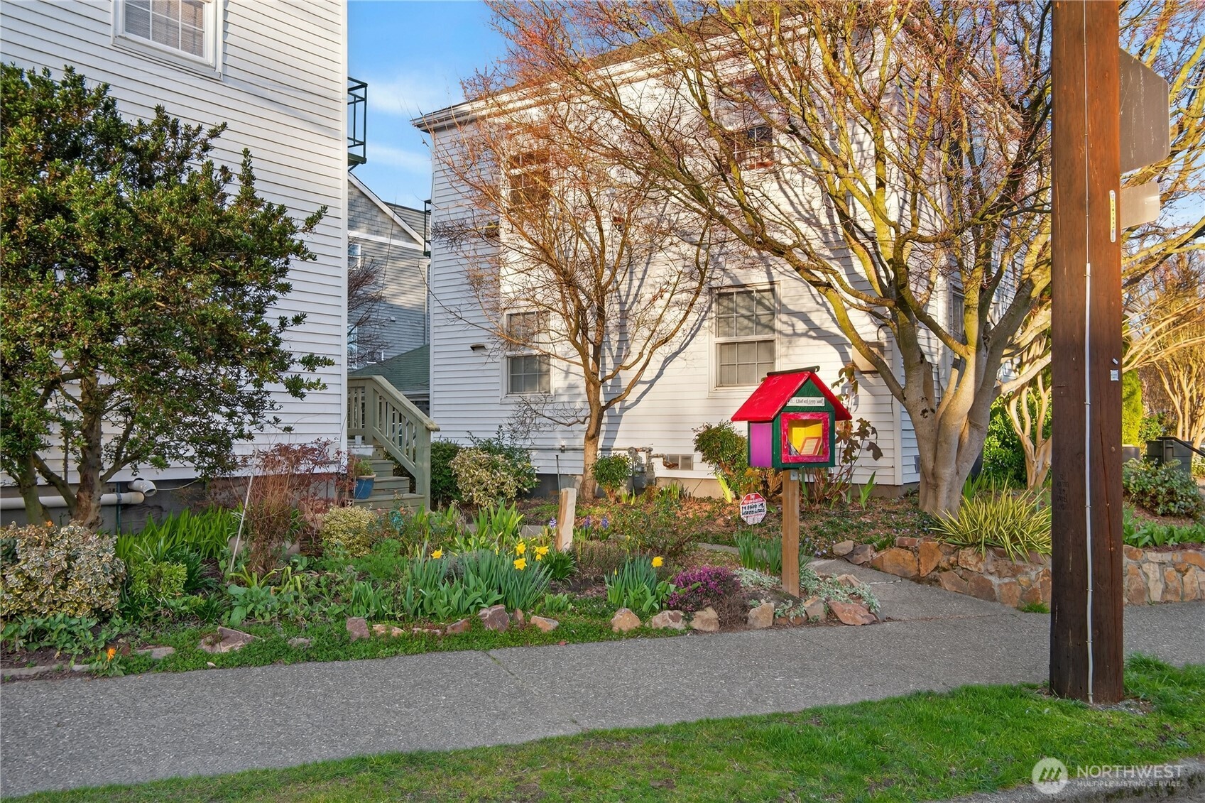 7870 Green Lake Drive N #10, Seattle, WA 98103, photo 2 of 25
